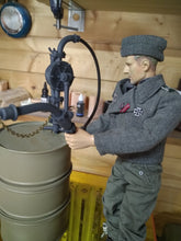 Charger l&#39;image dans la galerie, pompe a carburant ww2 allemande   1/6
